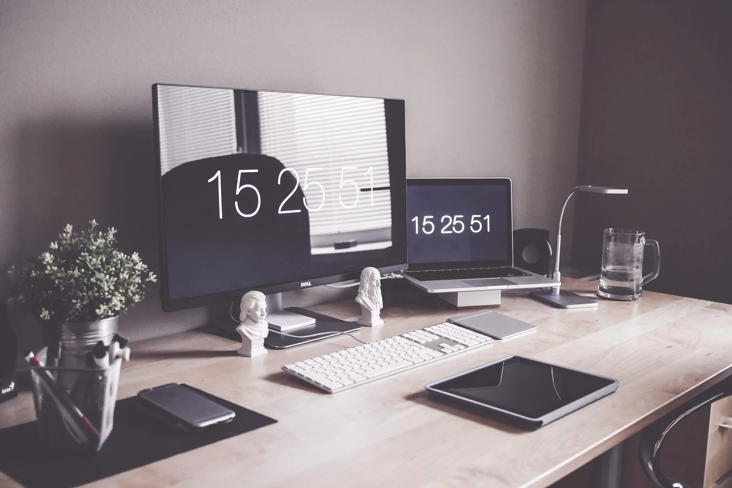 CSS (Cascading Style Sheets)